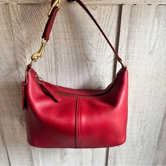 Vintage Coach Hampton Demi Legacy Cherry Red Shoulder Bag - Picture 10 of 12